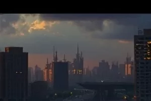 《铁轨尽头》黄昏铁轨剧照，信号灯与远方